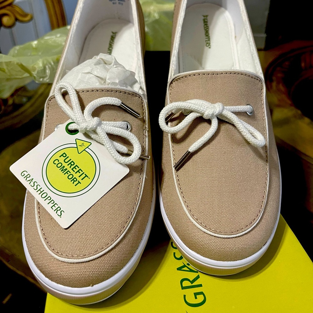 Grasshopper Tan Canvas NWOT